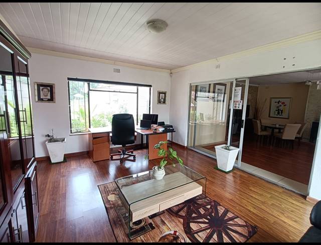 8 BEDROOM HOUSE FOR SALE IN BEDWORTH PARK